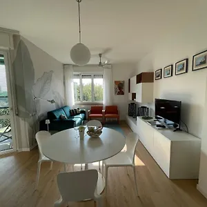 appartamento-vista-lago-con-parcheggio-gratuito.it-lombardy.com/