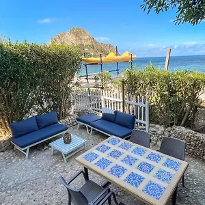 Ferienhaus Dimore Di Mare - Beachfront, Santa Flavia